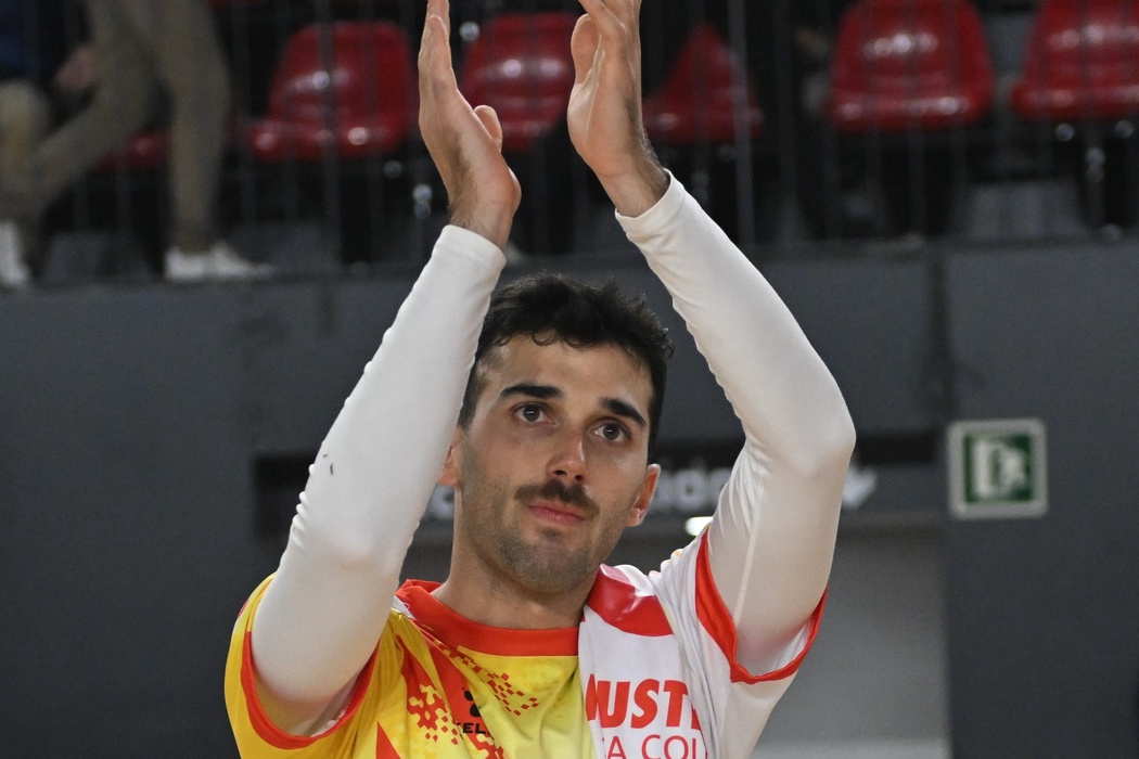 Uri Santos sigue hasta 2027